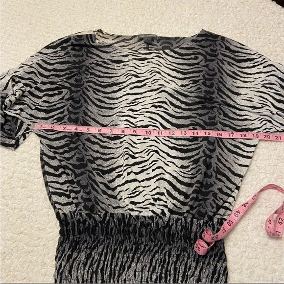 🔥Isabella Rodriguez🔥women’s blouse EUC - Picture 7 of 10